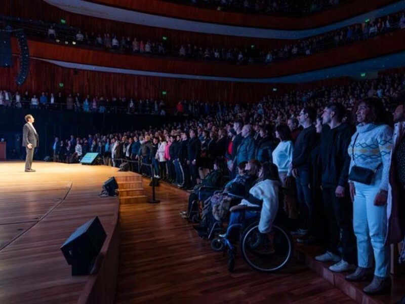 MARIO ALONSO PUIG llega con HAZ LO (IM)POSIBLE al TEATRO OPERA