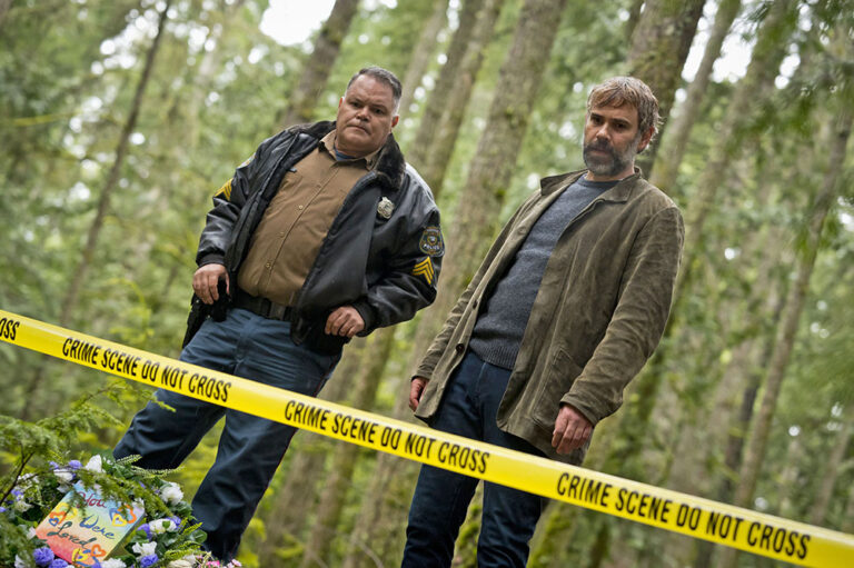 Murder in a Small Town: el adictivo drama criminal llega a Universal+ siguiendo a un detective mientras desentraña una serie de asesinatos en un pueblo lleno de secretos