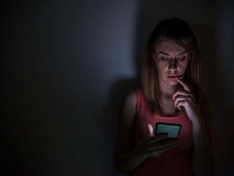 Señales para detectar la nomofobia: cuándo la dependencia al celular se convierte en un problema
