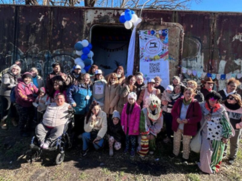 La Red de Costureras Solidarias de Pilar inauguró su Vagón y adelantó el Día del Niño con la comunidad