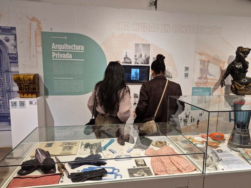 Más de 100 piezas inéditas renuevan la exposición general del Museo de la Ciudad