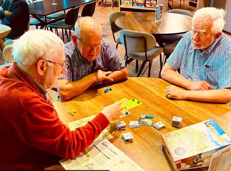 En Argentina ya hay 65 adultos mayores por cada 100 menores de 15 años: cómo el juego acompaña esta nueva etapa