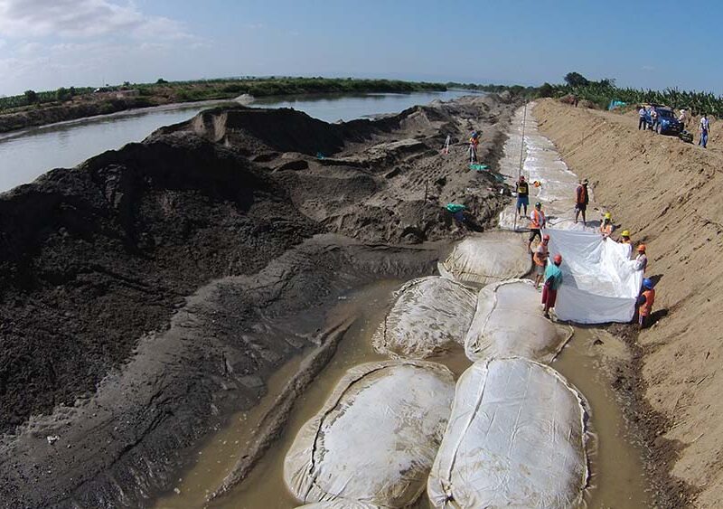 Cuando el agua se lleva el suelo: ¿Por qué desaparecen las costas y qué puede hacer la infraestructura para protegerlas?