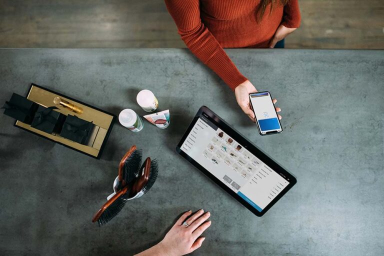 Bancos y fintechs dejan de competir para resolver lo que el consumidor realmente exige