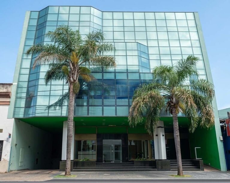 Fundación Barceló amplía su infraestructura académica con un nuevo edificio en Posadas