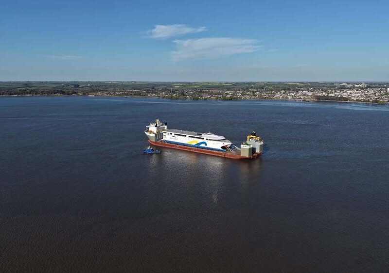 Uruguay recibe al China Zorrilla: el ferry 100% eléctrico más grande del mundo ya está en el Río de la Plata