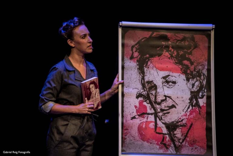 Ciencia, música y teatro: el Planetario recibe el regreso de Christiane, un biomusical científico