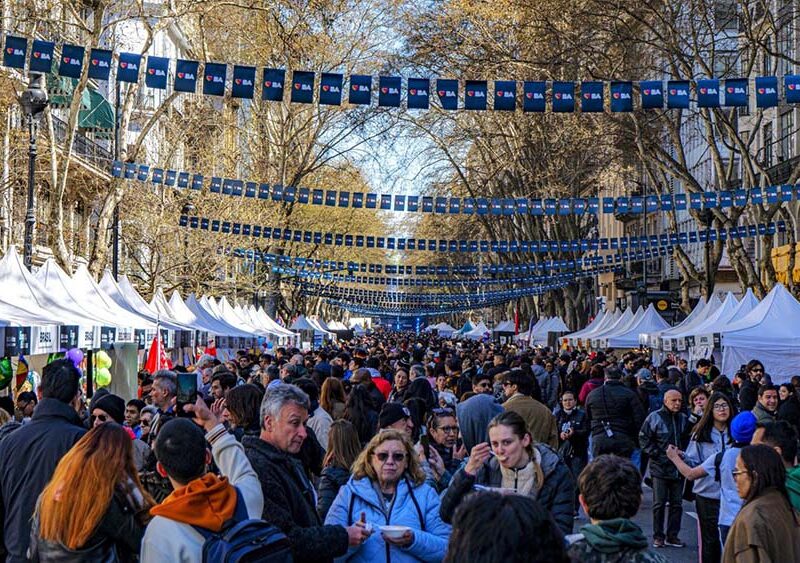 BA Celebra a las Colectividades reunió a más de 100 mil personas en la Avenida de Mayo