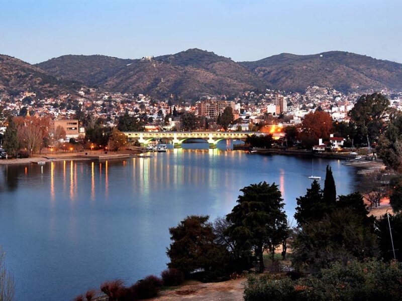 Fin de semana largo de octubre: Buenos Aires, Mar del Plata y Córdoba*, son las favoritas entre las búsquedas de los argentinos en Booking.com