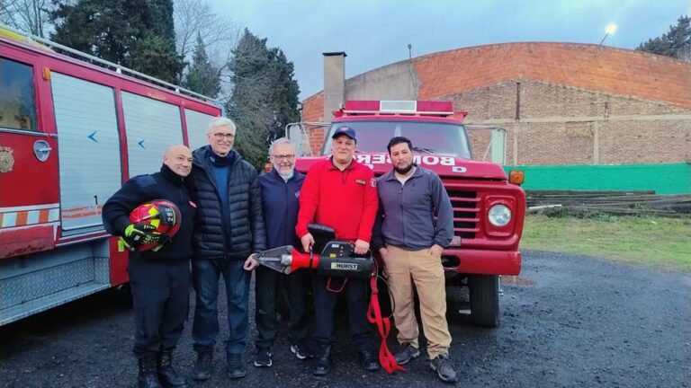 La Facultad de Ingeniería de la UNLP adaptó equipamiento clave para los Bomberos Voluntarios de Arturo Seguí