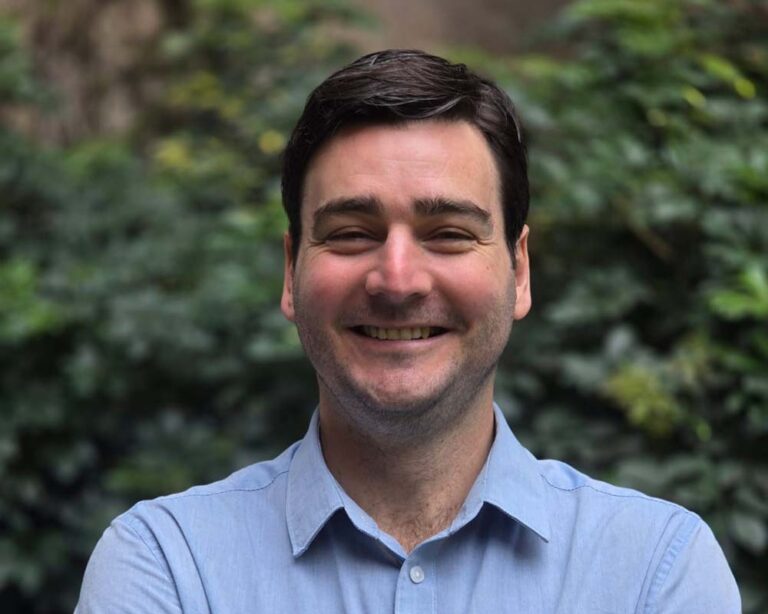 KURU incorpora a Andrés Hughes como su nuevo Brand Manager
