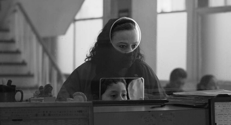 Mubi anuncia fecha de estreno en streaming de la más reciente película de Fernando Eimbcke: MOSCAS