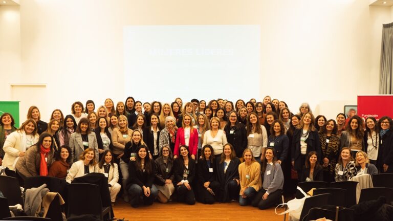 Mujeres Líderes en Salud: la comunidad federal de mujeres que, desde un liderazgo humano y colectivo, transforma el sector sanitario