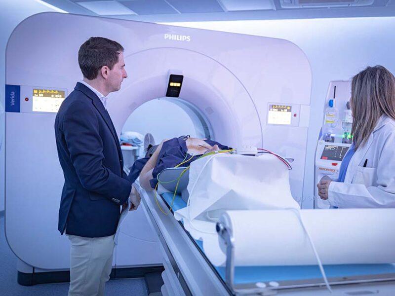 Philips presentó en Argentina la primera tomografía computarizada espectral basada en detectores e impulsada por IA para lograr mayor precisión diagnóstica
