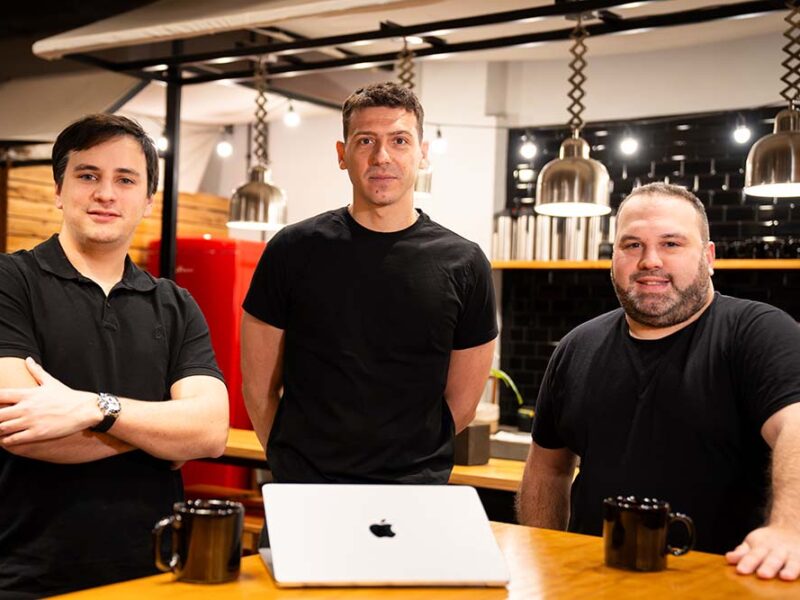 Son argentinos y crearon un software que procesa millones de facturas de las empresas más grandes del mundo
