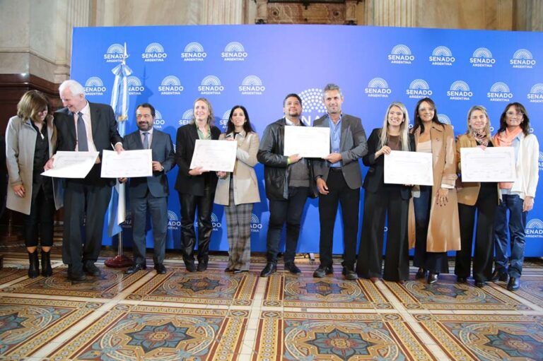El Senado de la Nación reconoció a más de 100 instituciones educativas evangélicas de más de 15 provincias, en conmemoración del Día de las Escuelas Evangélicas