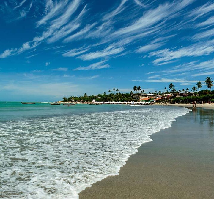 Destinos de media estación para anticipar el verano en Brasil