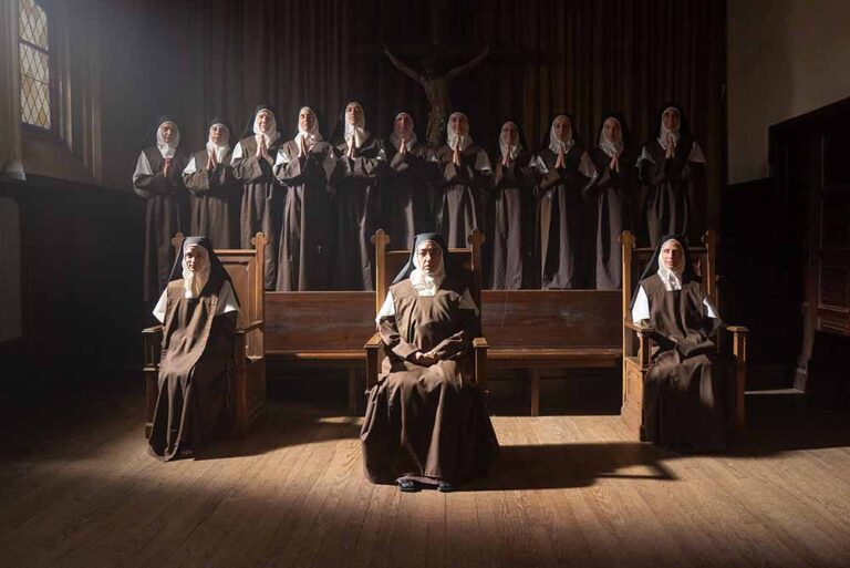 TNT y FLOW estrenan “CAUTIVA”, la nueva serie Argentina protagonizada por Carolina Kopelioff y Lorena Vega