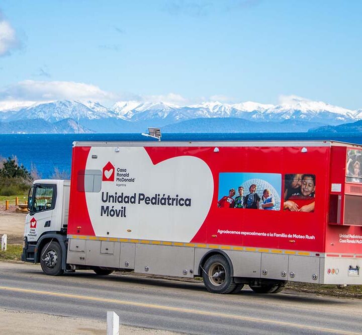 La Unidad Pediátrica Móvil de Casa Ronald McDonald brindó atención médica gratuita a 662 niños y adolescentes en San Carlos de Bariloche