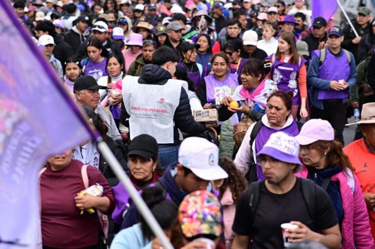 Voluntariado: Más de 10 años al encuentro de quienes peregrinan con fe