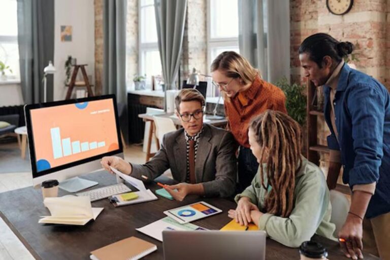 ¿Cómo trabajan las agencias líderes de growth marketing?