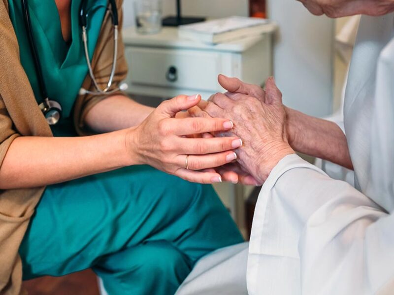 Cuando la anemia no es “solo anemia”: la señal que puede esconder un cáncer poco conocido de la médula ósea