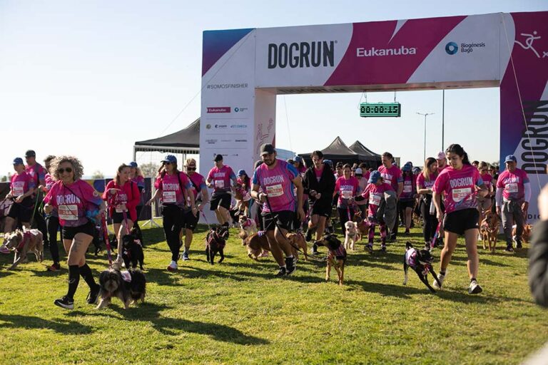Un vínculo que se celebra en movimiento: Eukanuba acompañó una nueva edición de DOGRUN junto a más de 1.200 personas
