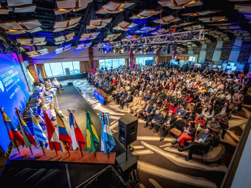El Foro Antártico de FINNOVA reunió en Ushuaia a ocho programas antárticos, empresas e instituciones científicas