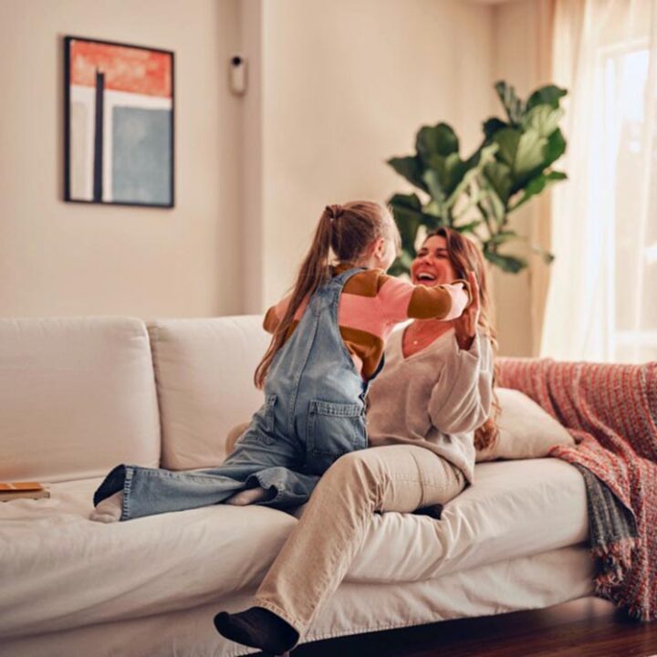 Los hijos crecen, las preocupaciones cambian: el rol de la tecnología en la vida de las madres