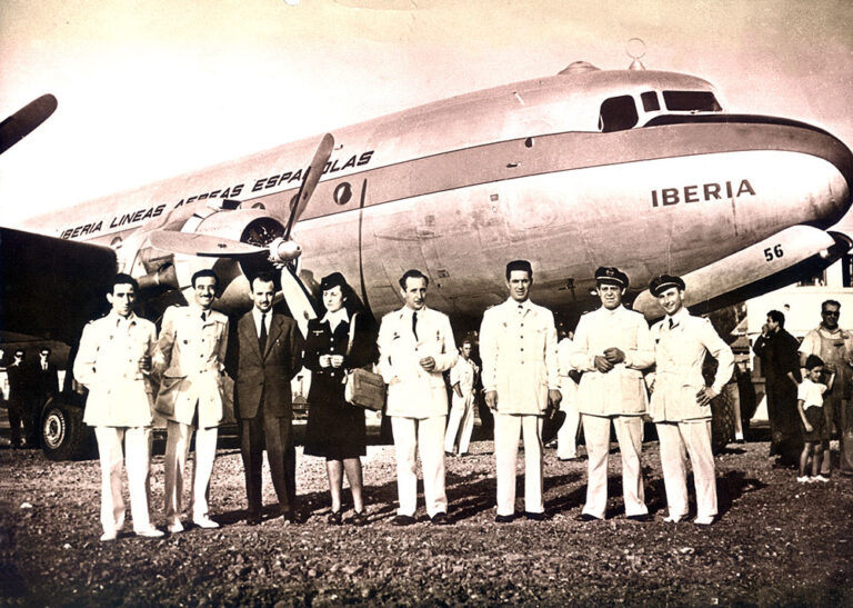 Iberia conmemora el 80 aniversario de las primeras Tripulantes de Cabina de Pasajeros en España