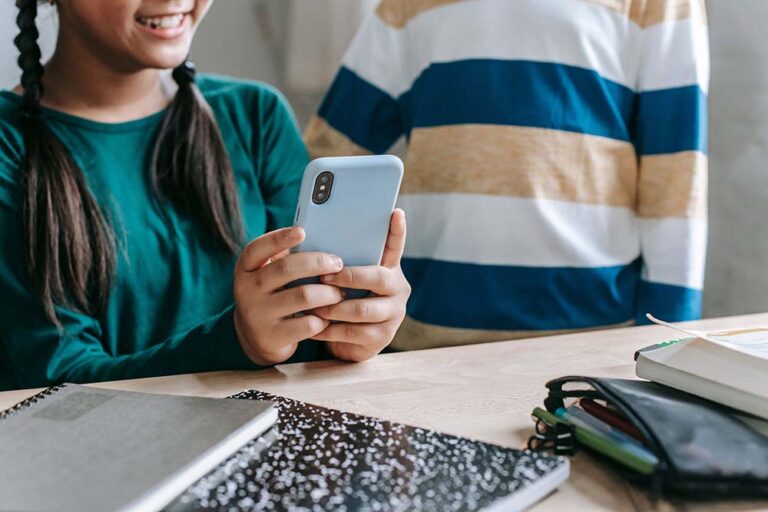 IPSOS Education Monitor 2026: redes sociales, salud mental y una confianza en el futuro que no puede darse por sentada