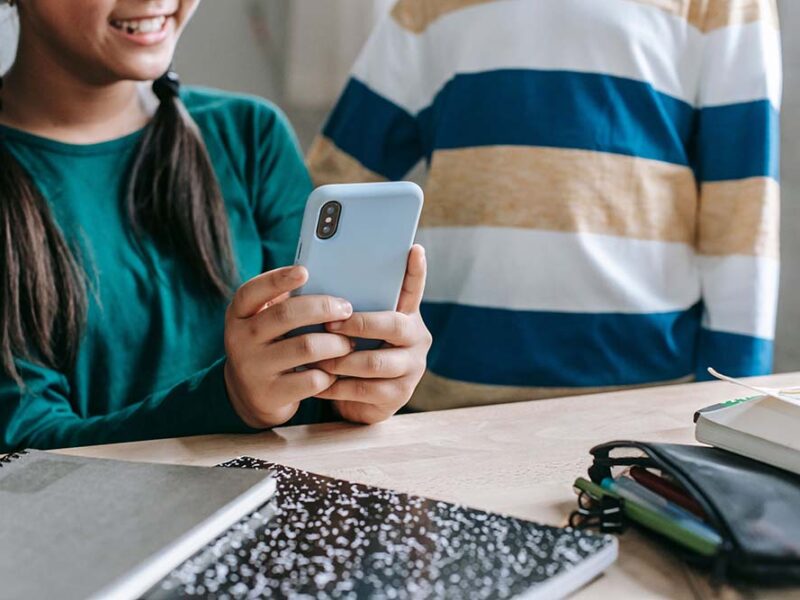 IPSOS Education Monitor 2026: redes sociales, salud mental y una confianza en el futuro que no puede darse por sentada