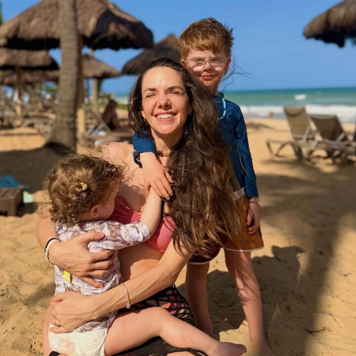 JULIETA NAIR CALVO disfruta de unas soñadas vacaciones familiares junto a su pareja y sus hijos en Imbassaí
