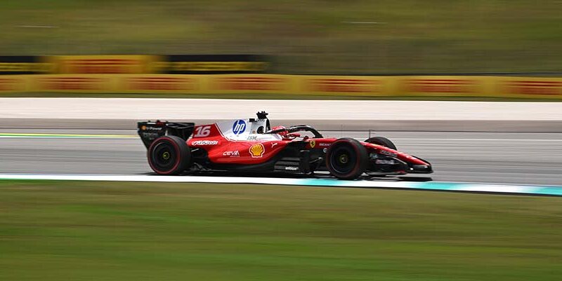 Leclerc lidera la FP2 en una jornada de alta degradación de los neumáticos