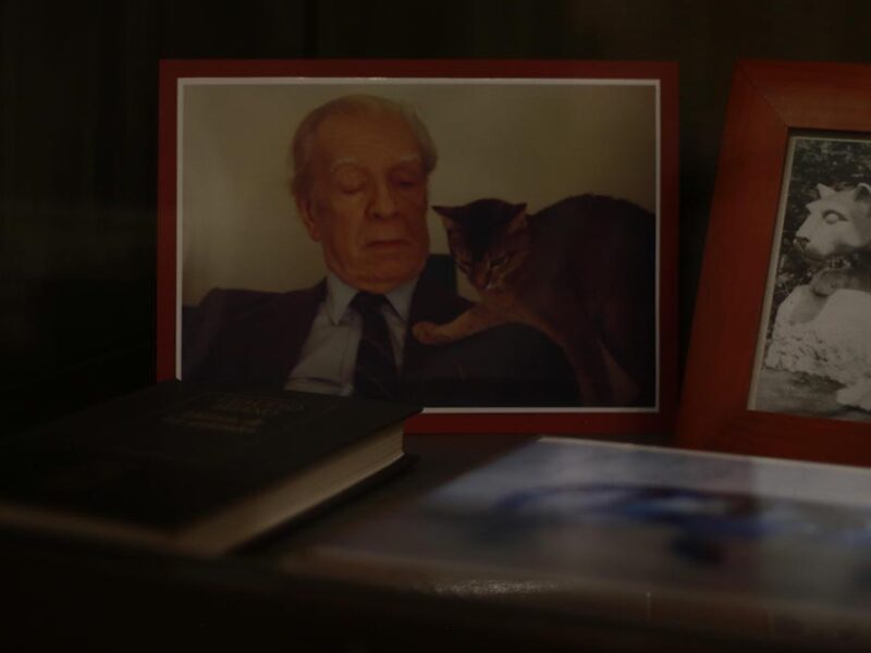 El legado de Borges, guardado para la eternidad: Buenos Aires depositará parte de su obra en las Cajas del Instituto Cervantes en Madrid