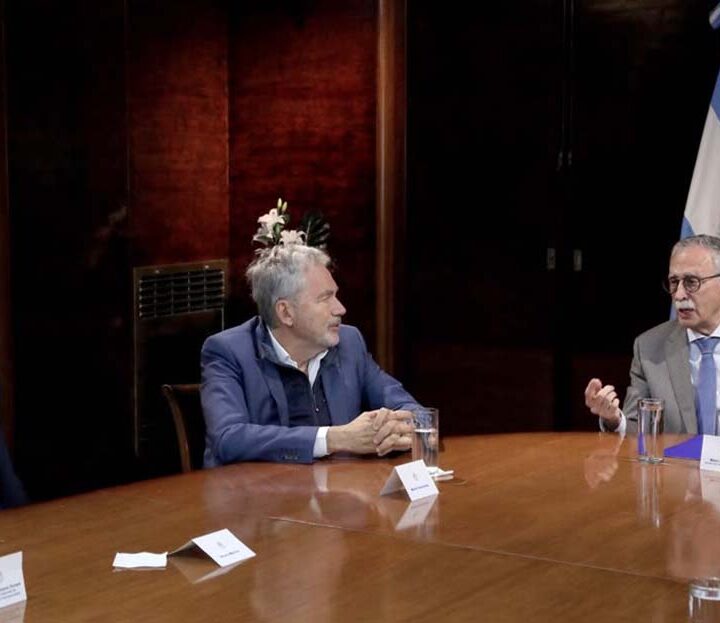 El ministro de Salud, Mario Lugones, se reunió con Martín Varsavsky y Bruno Marino para potenciar el uso de la IA en salud