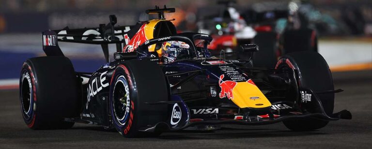 Max manda en Singapur: en plein con una estrategia de una sola parada