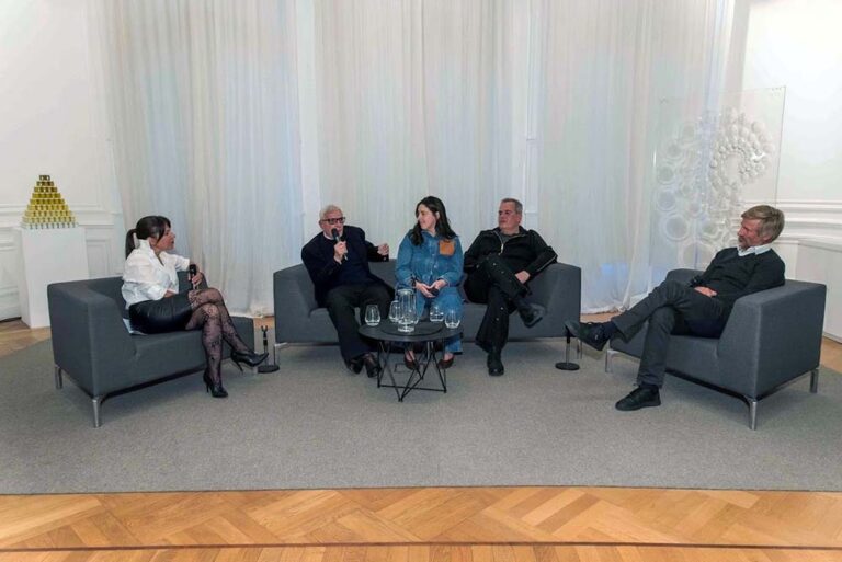 Madonna compró sus cuadros y la hija de la protagonista de una pintura viajó a verla: así fue el regreso de las obras de Grillo Demo a Buenos Aires
