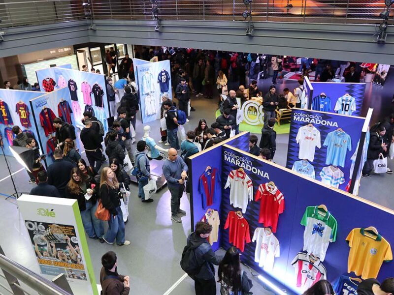Olé celebró sus 30 años en una nueva edición del Summit, con  figuras del deporte y referentes de la industria