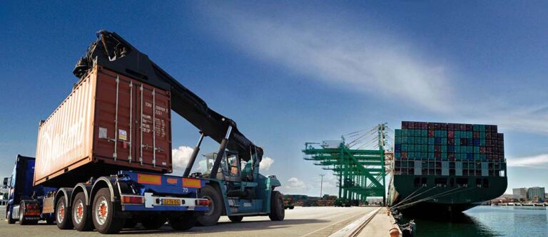Los puertos chinos consolidan su predominio en el comercio mundial
