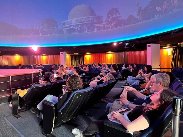 El Planetario y el IAFE cierran su ciclo de charlas con un encuentro sobre el Big Bang