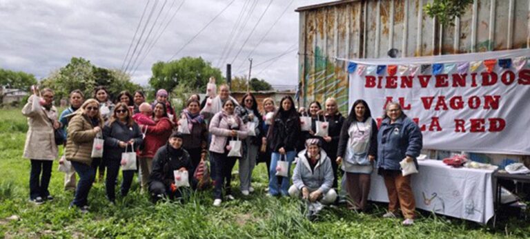 La Red de Costureras Solidarias de Pilar celebró una nueva jornada comunitaria en su Vagón