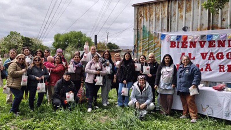 La Red de Costureras Solidarias de Pilar celebró una nueva jornada comunitaria en su Vagón