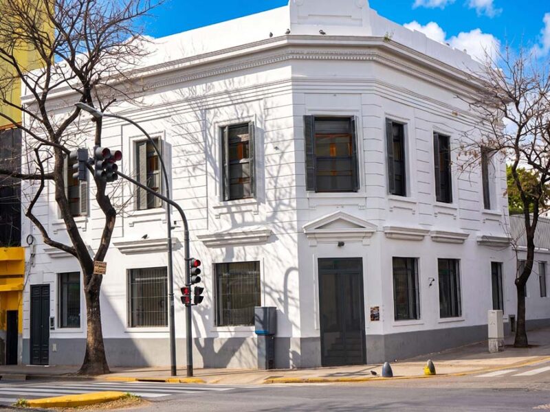 Continúa Semana Negra BA, reabre la Biblioteca Joaquín V. González y un fin de semana largo a puro folklore
