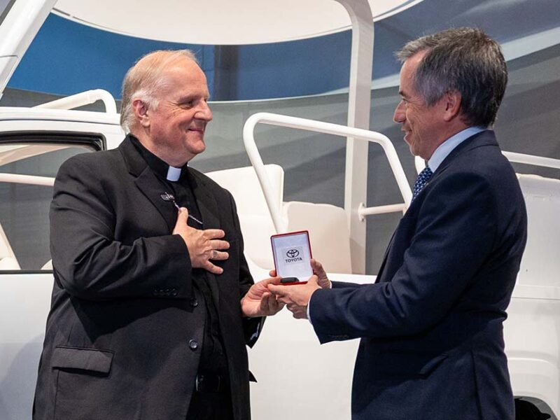 Toyota presentó a la Nunciatura Apostólica uno de los Papamóviles que serán utilizados durante la visita de León XIV a la Argentina