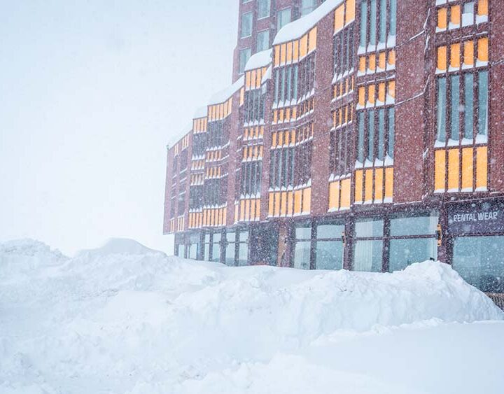 ¿Hasta cuándo se puede esquiar en Valle Nevado? La temporada llega hasta el 8 de noviembre.